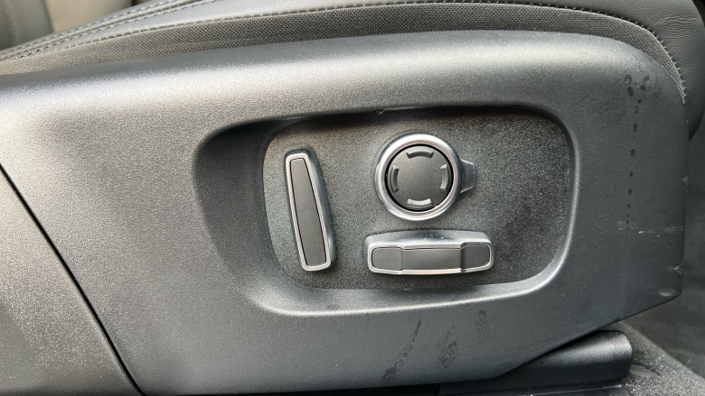 Land Rover Range Rover Evoque 2.0 D200 Autobiography 5dr Auto [Revised] Diesel Hatchback